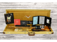 Fender Custom Shop 1952 Telecaster Super Heavy Relic 1-Piece Quartersawn MN Aged 2-Color Sunburst Fender Custom Shop 1952 Telecaster Super Heavy Relic 1-Piece Quartersawn MN Aged 2-Color Sunburst